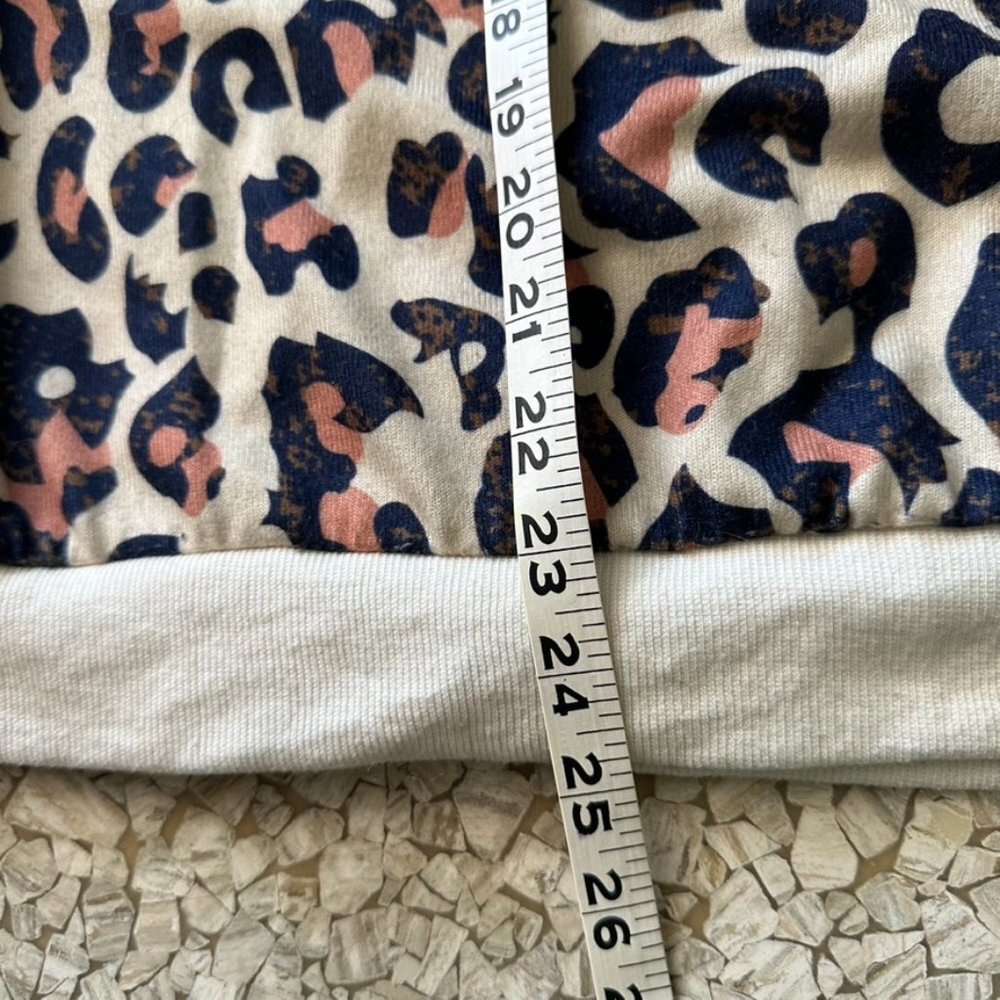 Cream and Navy leopard print Ecowish sweatshirt EUC - Picture 4 of 7